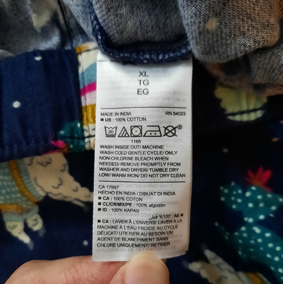Old Navy Flannel Holiday PJ'S, Size XL, Llama + Cactus Pattern - Picture 6 of 6